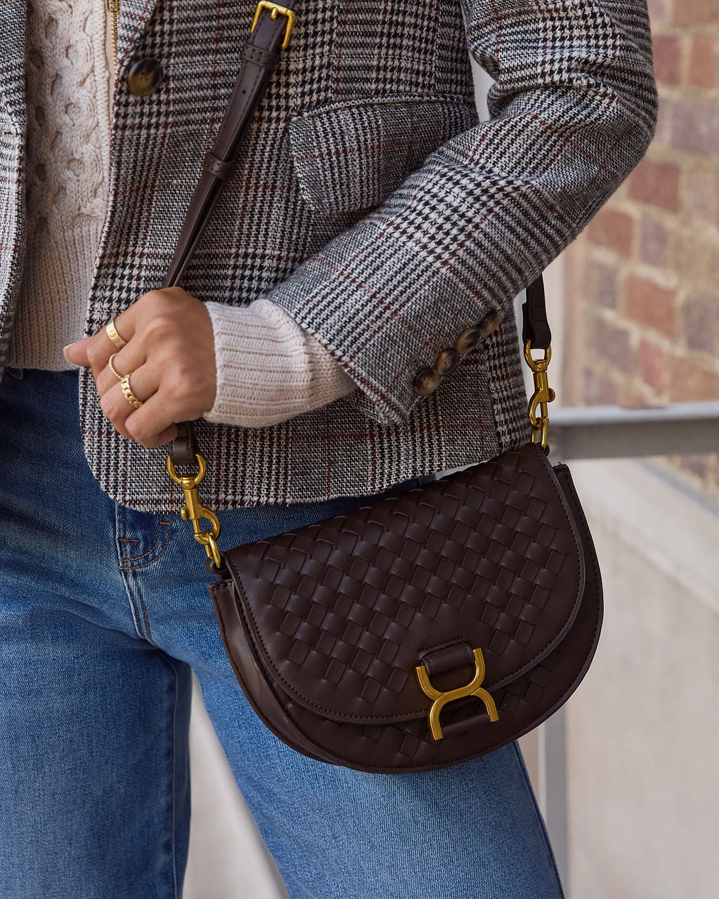 Annalyn Woven Crossbody Bag - Image 11