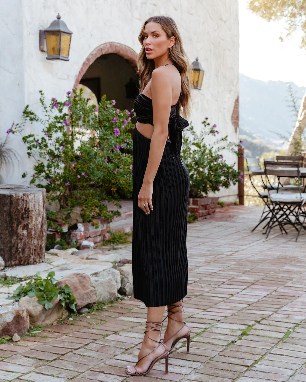 Hollywood Dreams Pleated Tie Back Midi Dress - Image 23