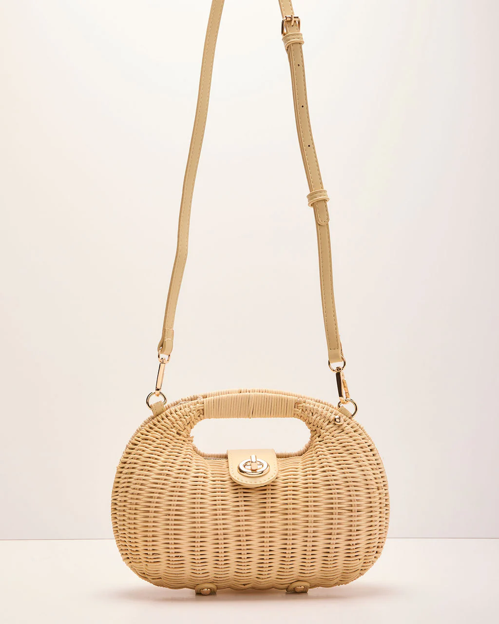Villa Weekend Woven Straw Crossbody Bag - Image 6
